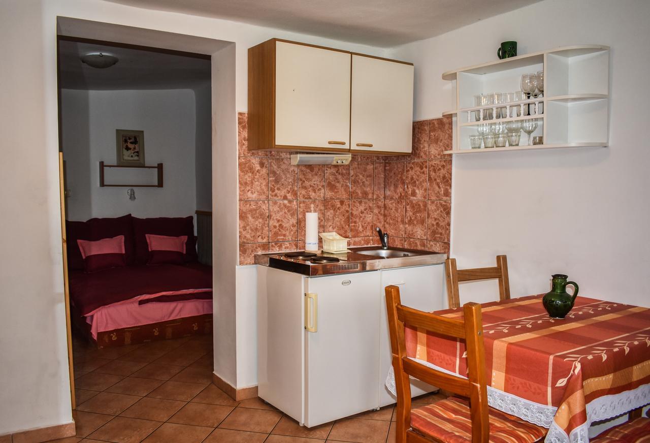 Apartment Eszti Mama Vendeghaza Cserkeszolo
